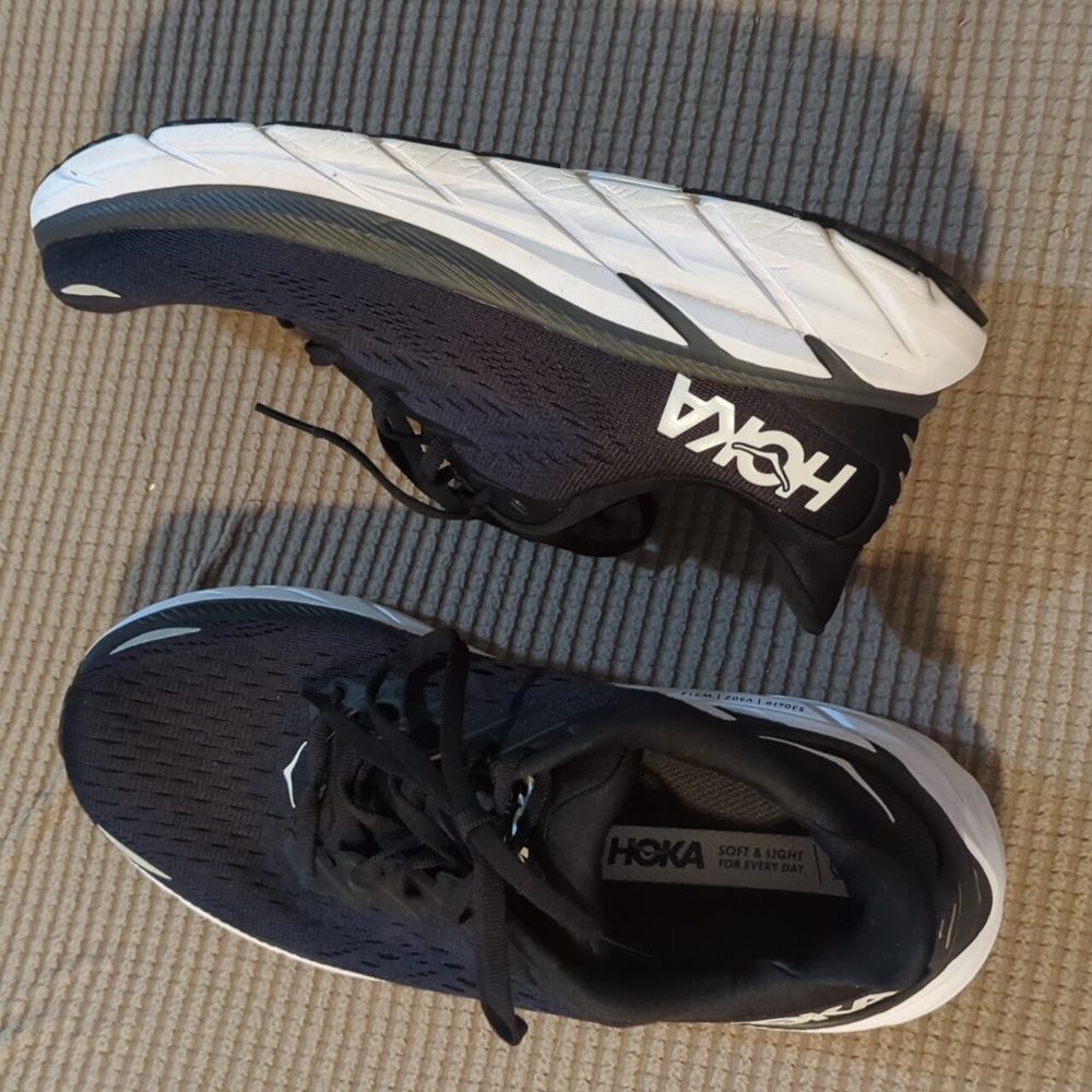 Hoka One One Clifton 8 - 8.5 Wide